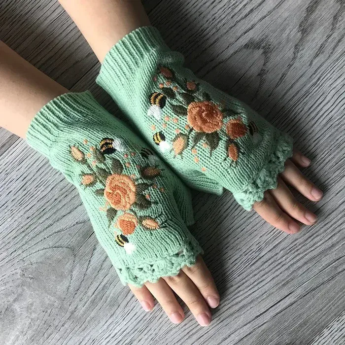 Embroidery Knitted Gloves