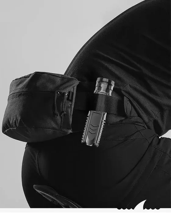 Rechargeable Flashlight Image 10