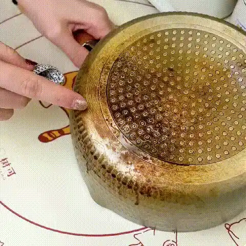 Cleaning Cloth in Action